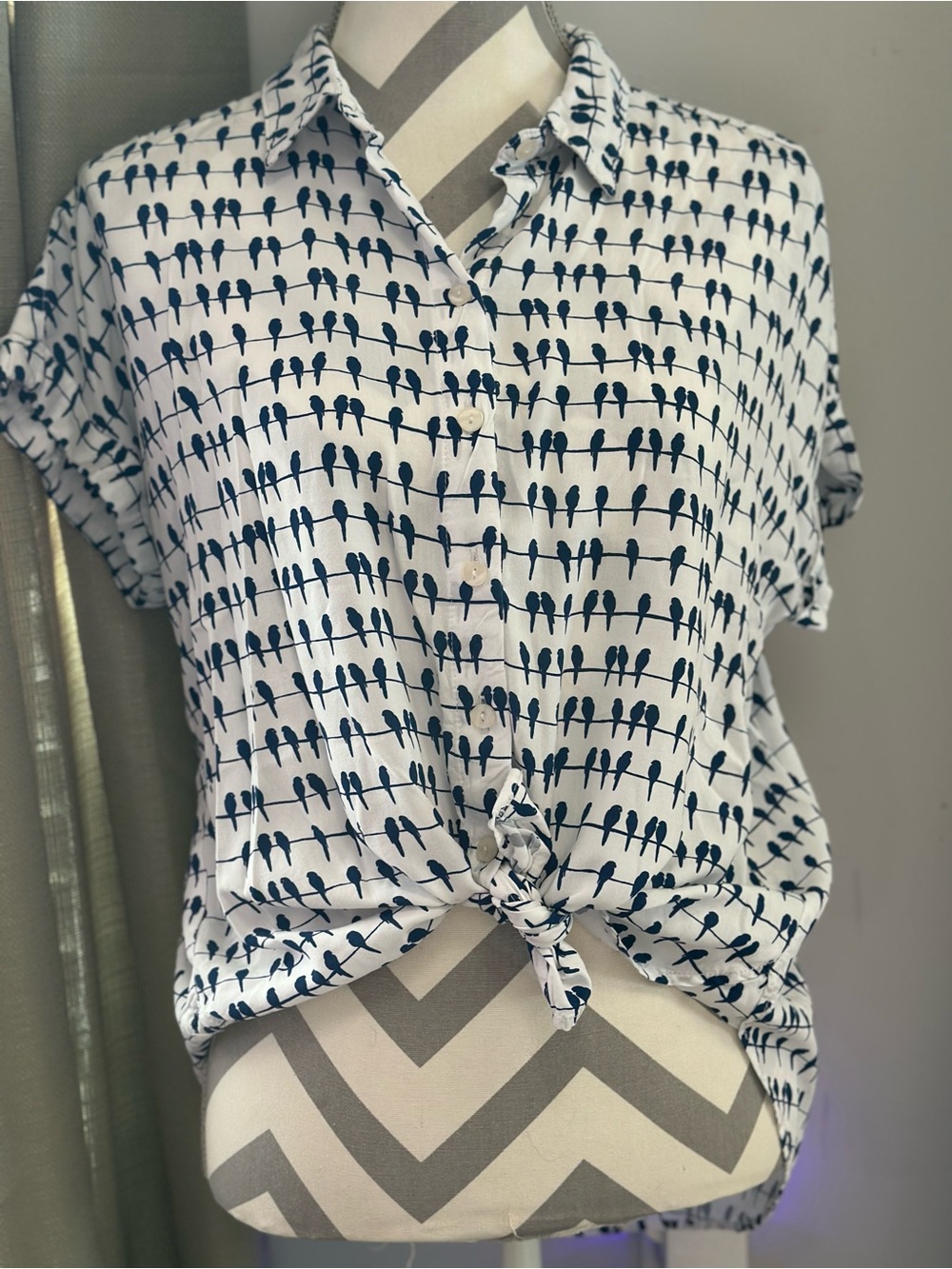 Jane + Delancey L Bird Print Blouse Coastal Preppy Navy White Button Up